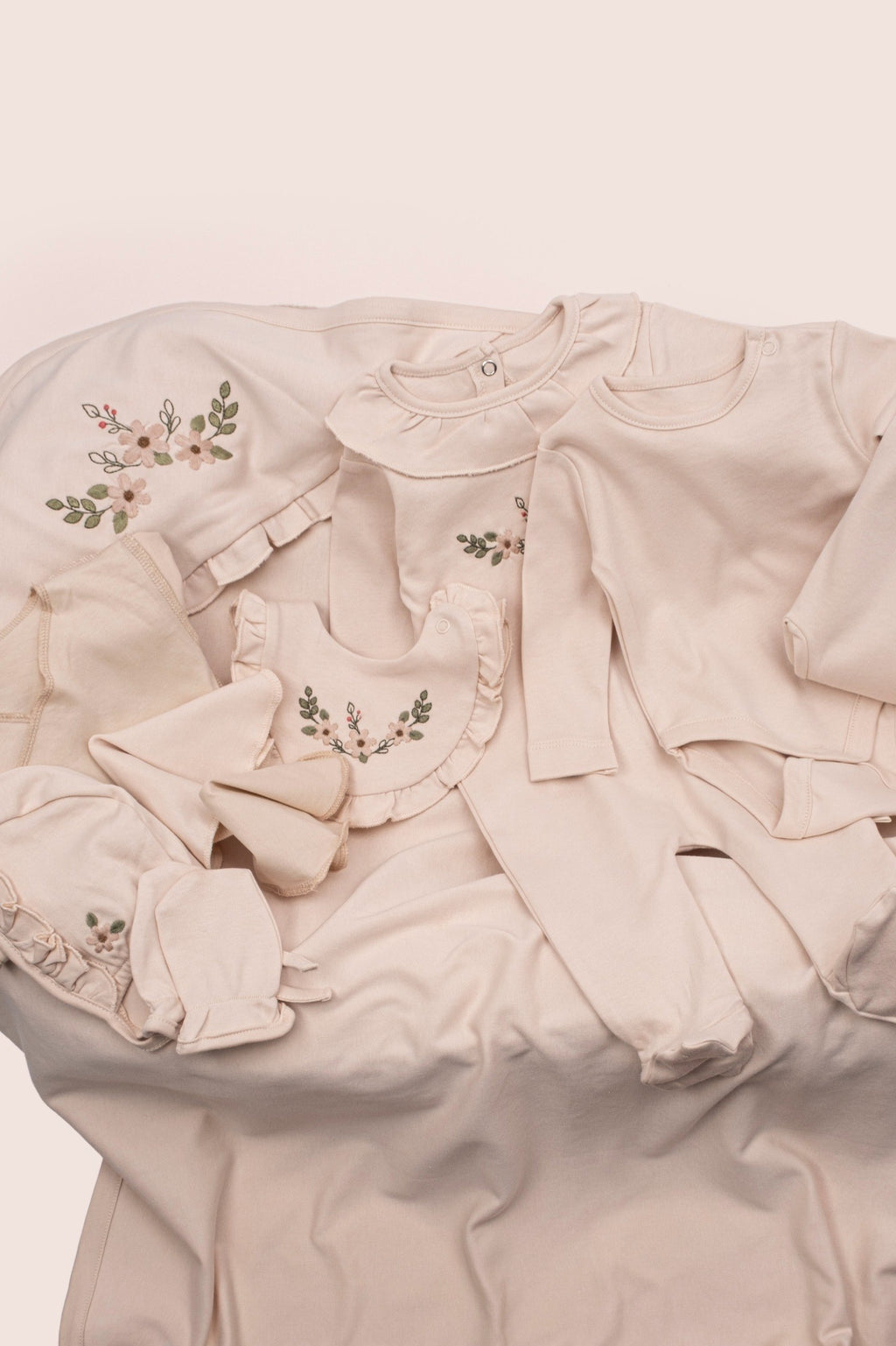 Flower Embroidered 10-piece set - Beige