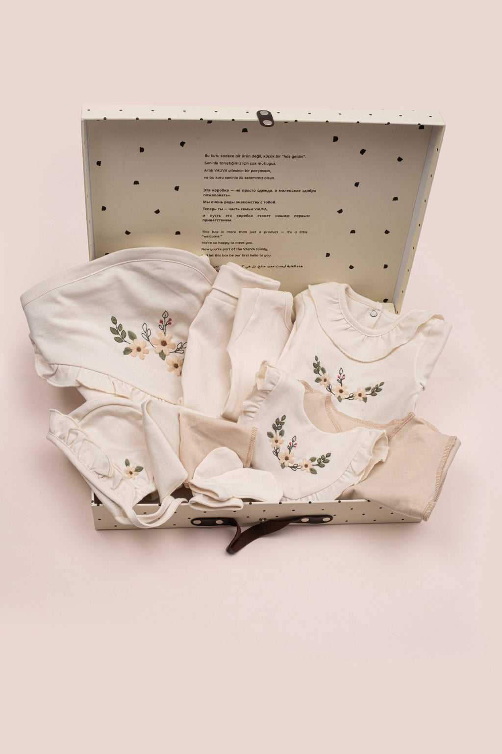 Flower Embroidered 10-piece set - Cream