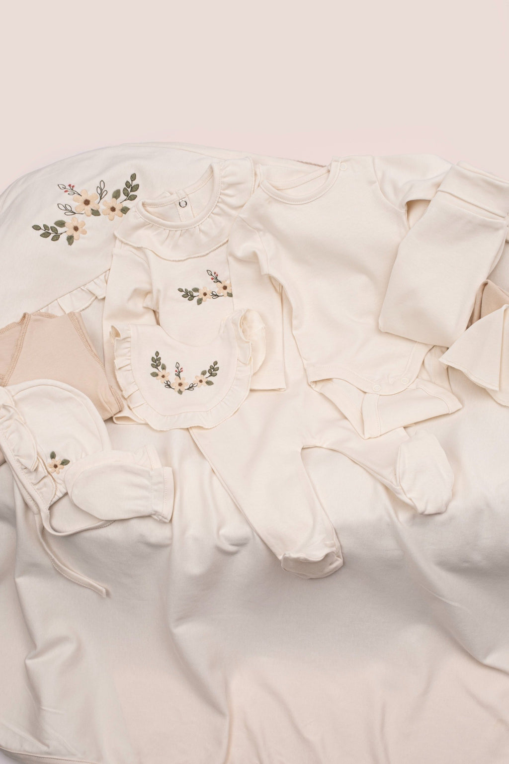 Flower Embroidered 10-piece set - Cream